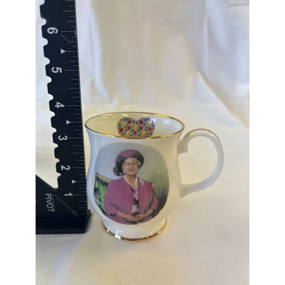Queen Elizabeth/Queen Mother Commemorative Birthday Ceramic Mug With Gold Rim & - Picture 2 of 2